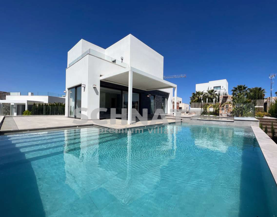 Villa en venta en Las Colinas Golf, Orihuela