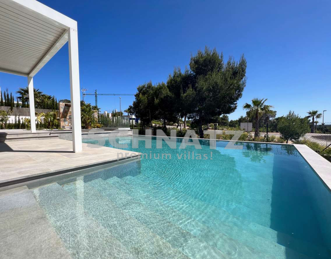 Villa en venta en Las Colinas Golf, Orihuela