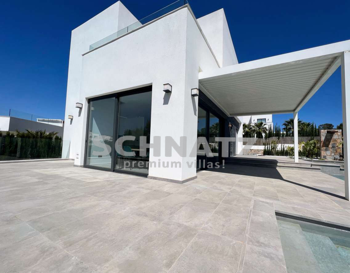 Villa en venta en Las Colinas Golf, Orihuela