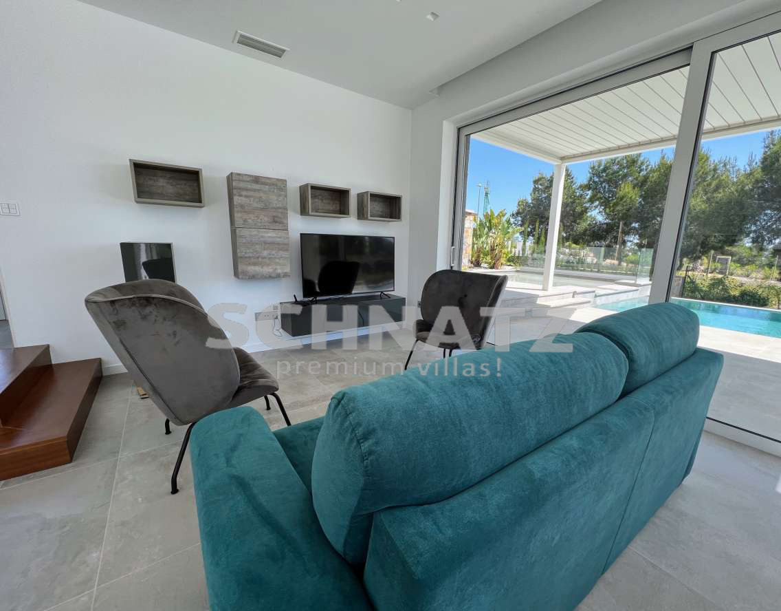 Villa en venta en Las Colinas Golf, Orihuela