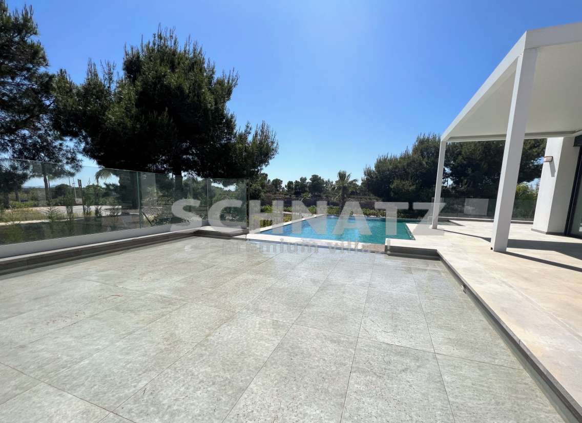 Villa en venta en Las Colinas Golf, Orihuela