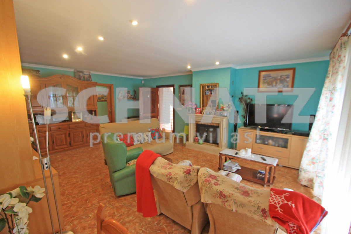 Villa con vistas al mar en venta en Dénia