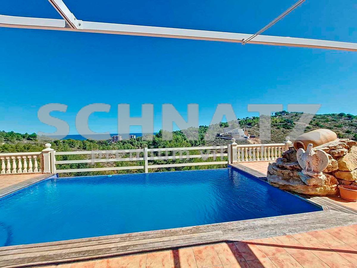 Villa con vistas al mar en venta en Dénia