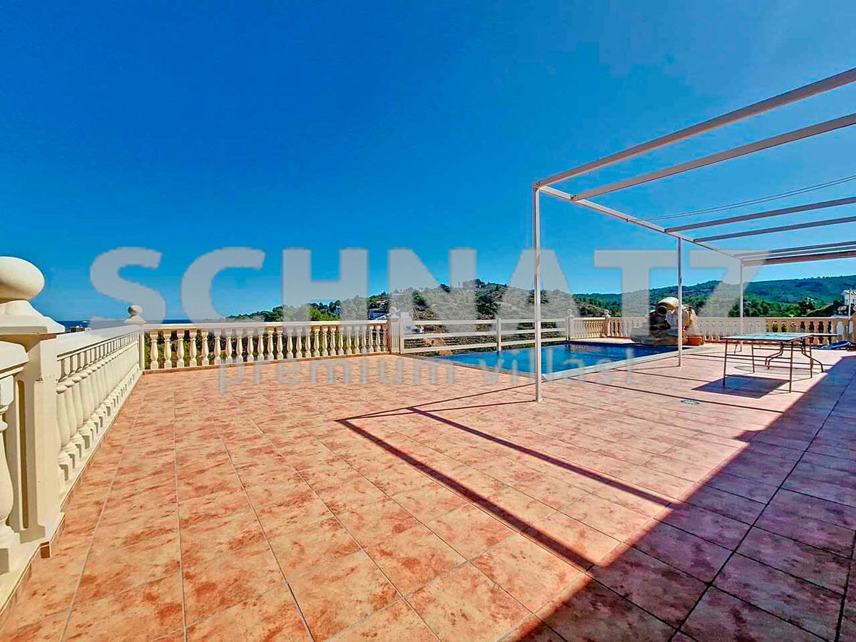Villa con vistas al mar en venta en Dénia