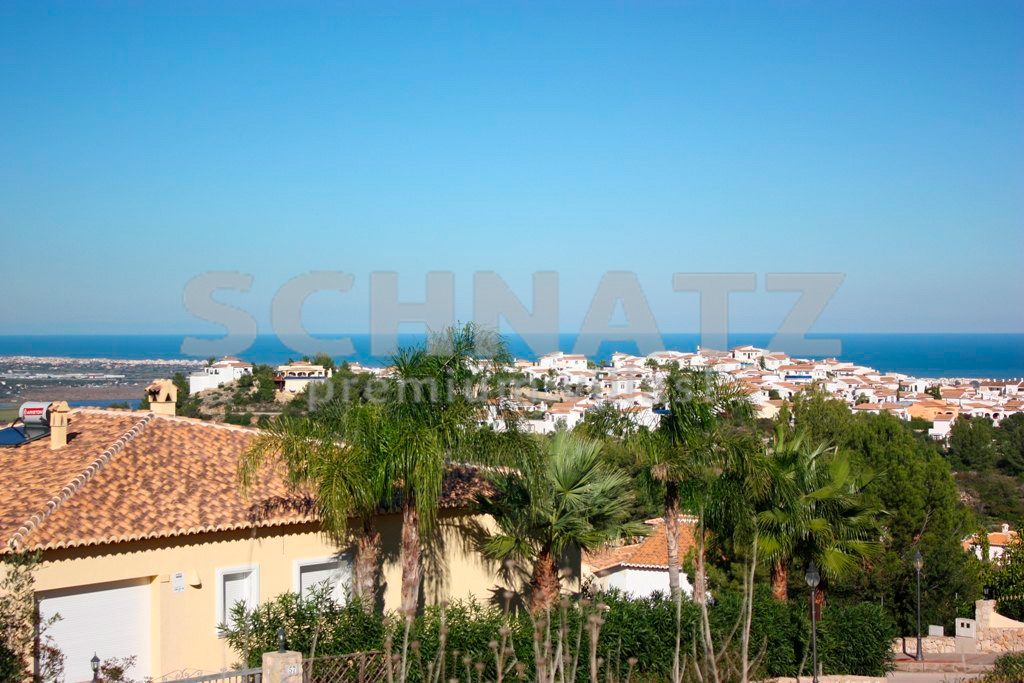 Villa de diseño minimalistas sobre una parcela con increíbles vistas al mar en venta en Rafol de Almunia