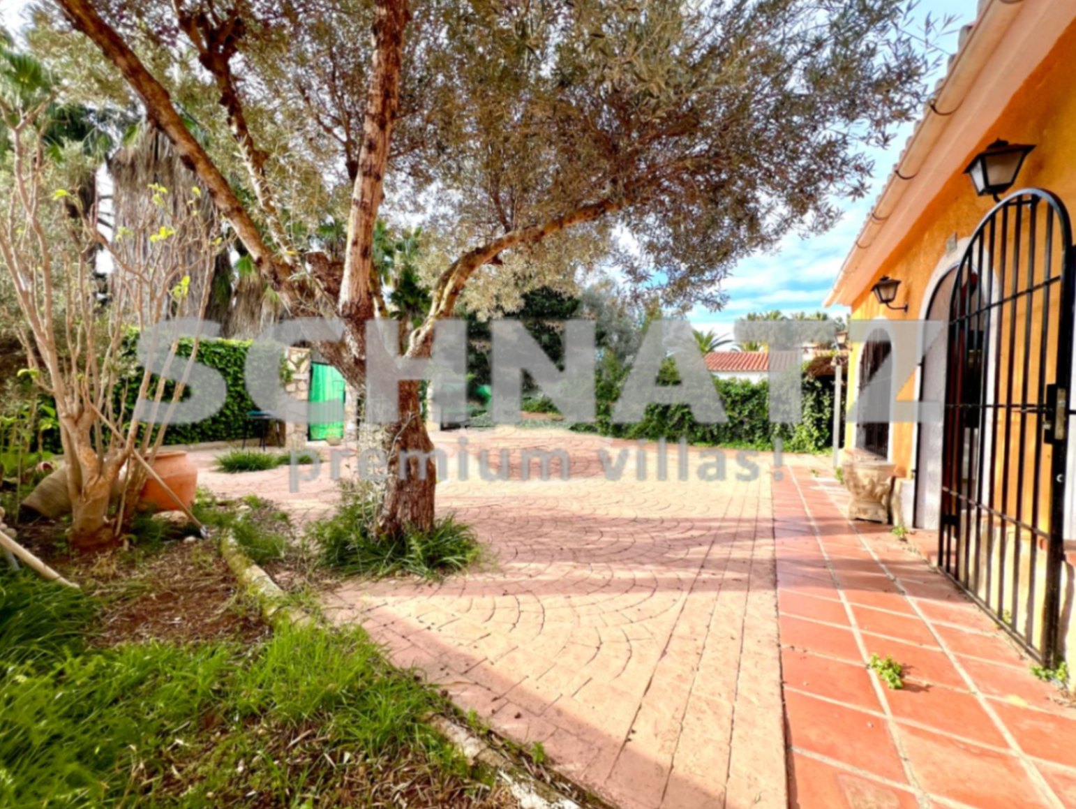Villa rústica reformada en venta cerca de la playa del Arenal, en Jávea