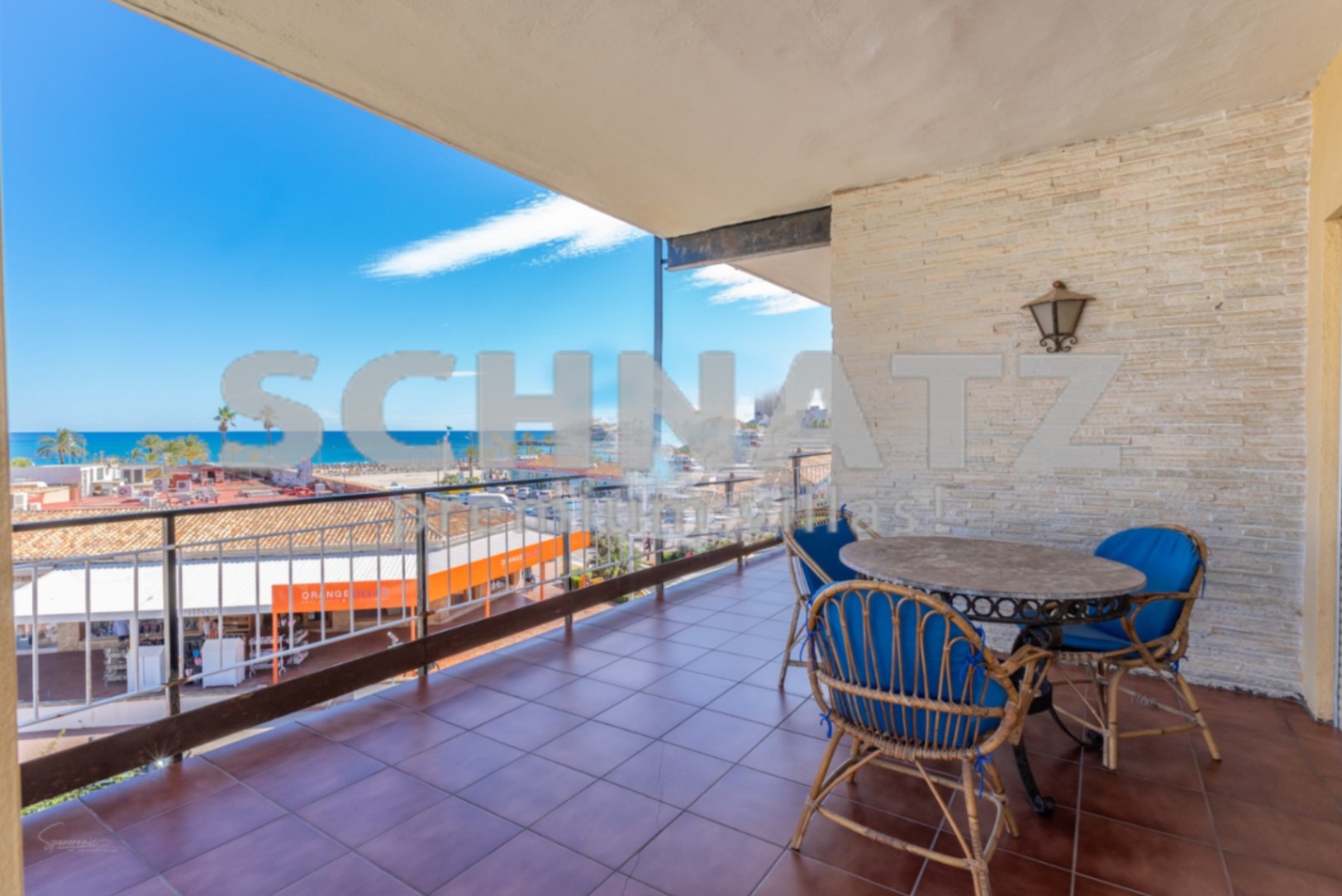 Apartamento en venta en primera linea de la playa del Arenal de Jávea
