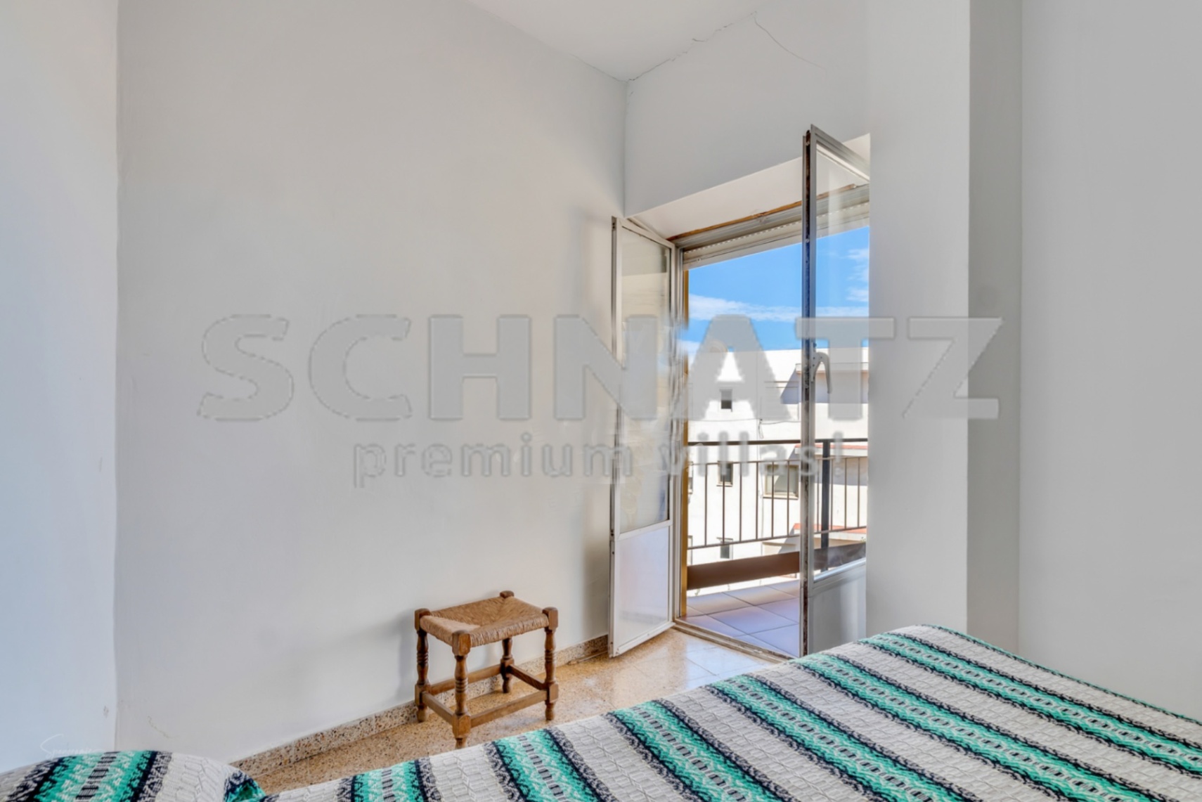 Apartamento en venta en primera linea de la playa del Arenal de Jávea