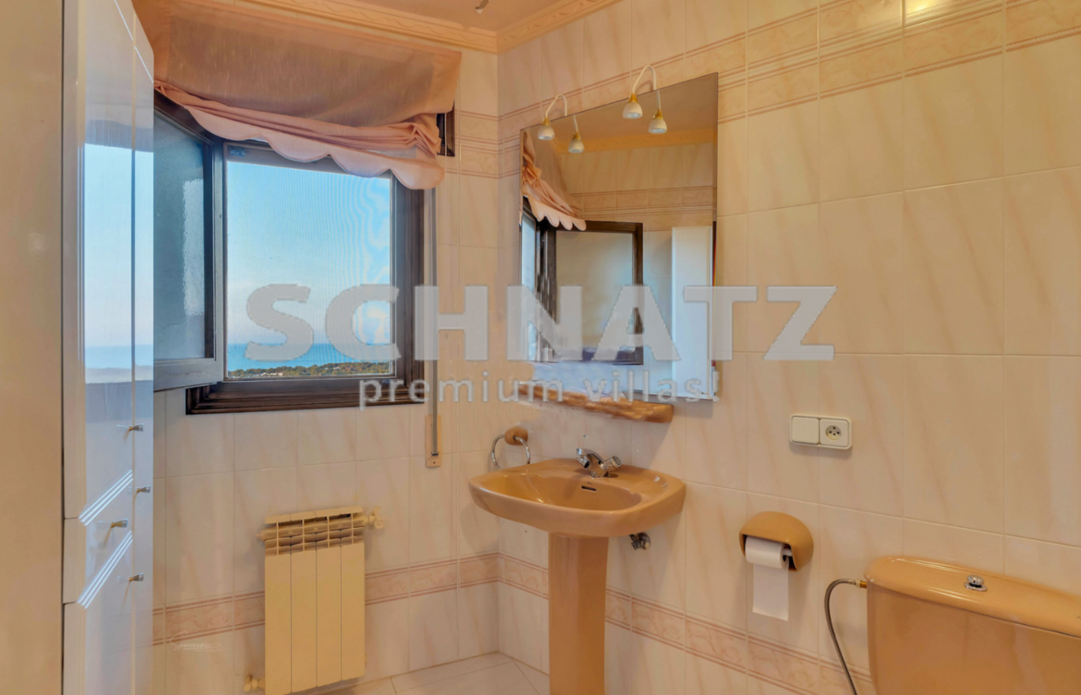 Villa con impresionantes vistas al mar en venta en Jávea