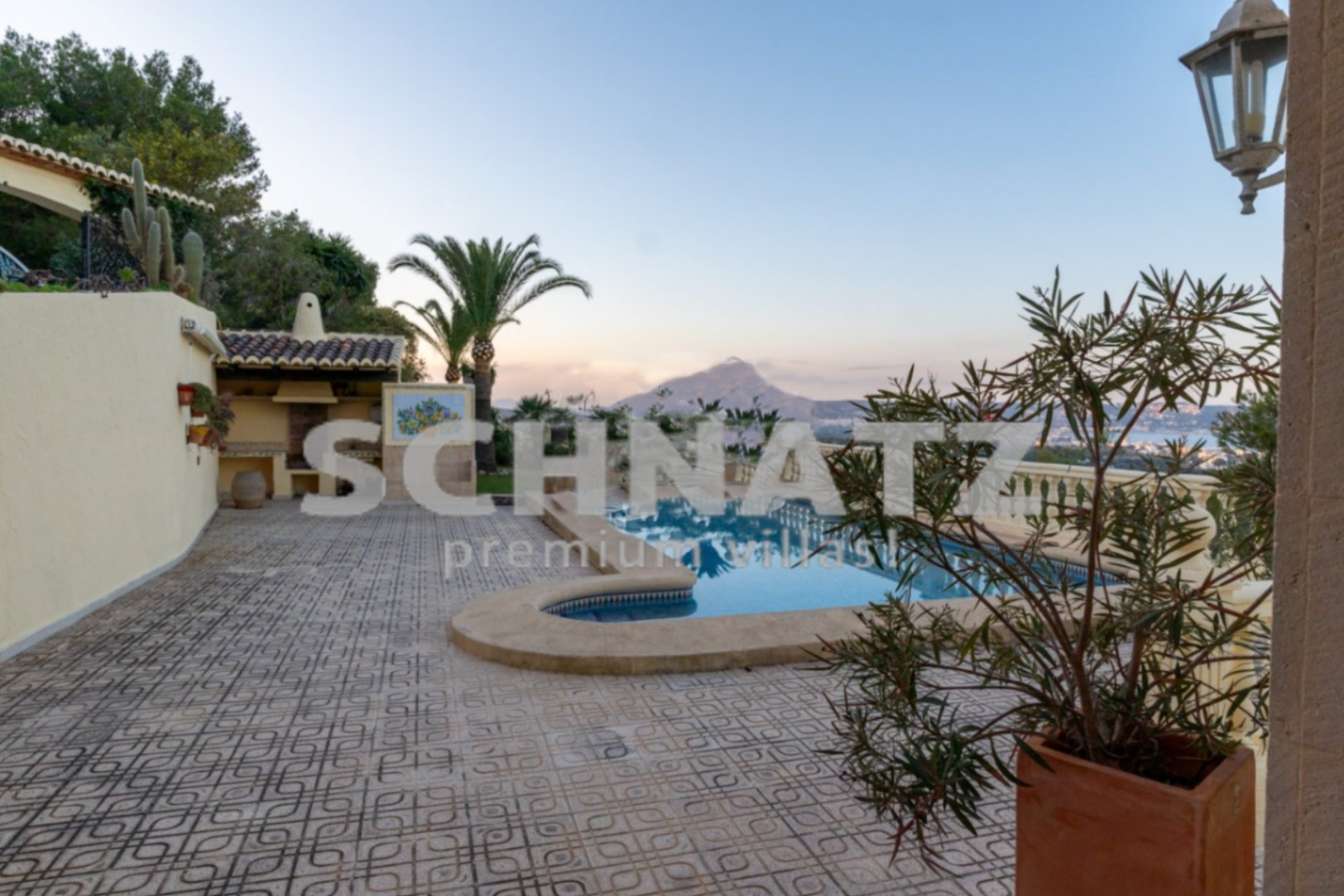 Villa con impresionantes vistas al mar en venta en Jávea
