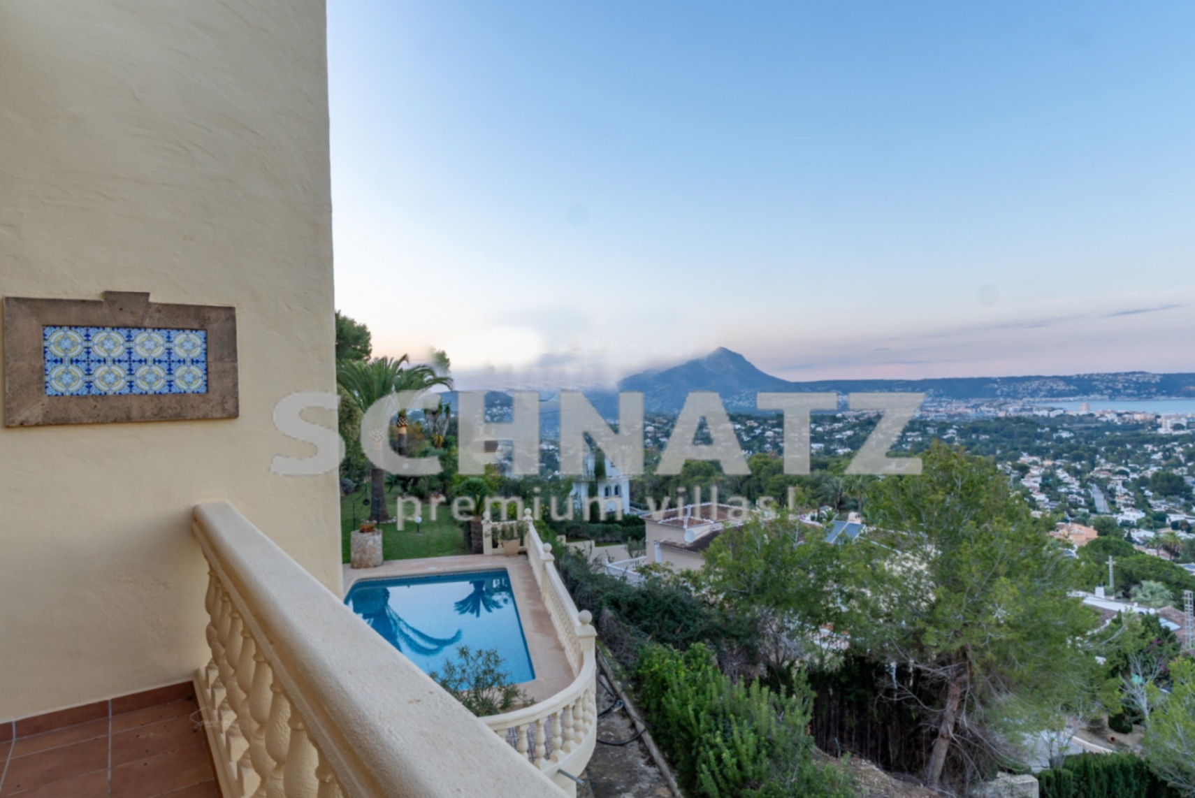 Villa con impresionantes vistas al mar en venta en Jávea