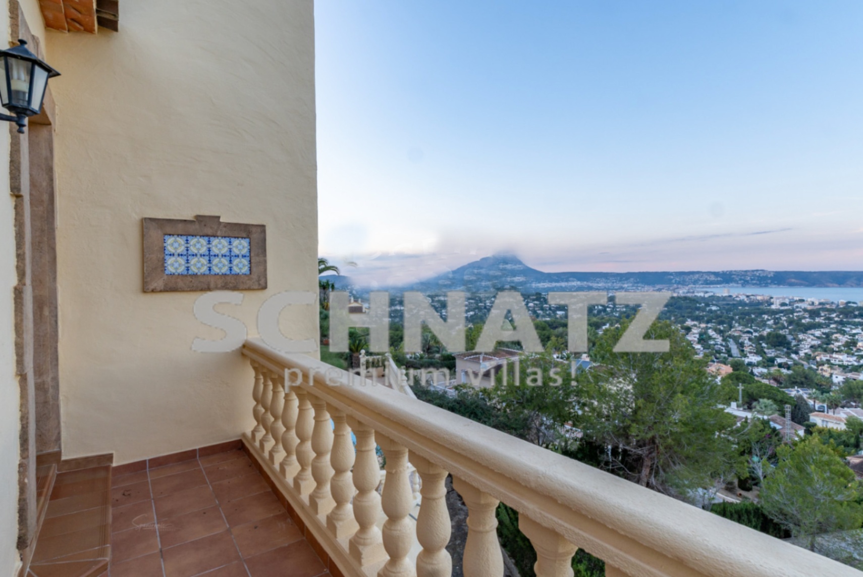 Villa con impresionantes vistas al mar en venta en Jávea