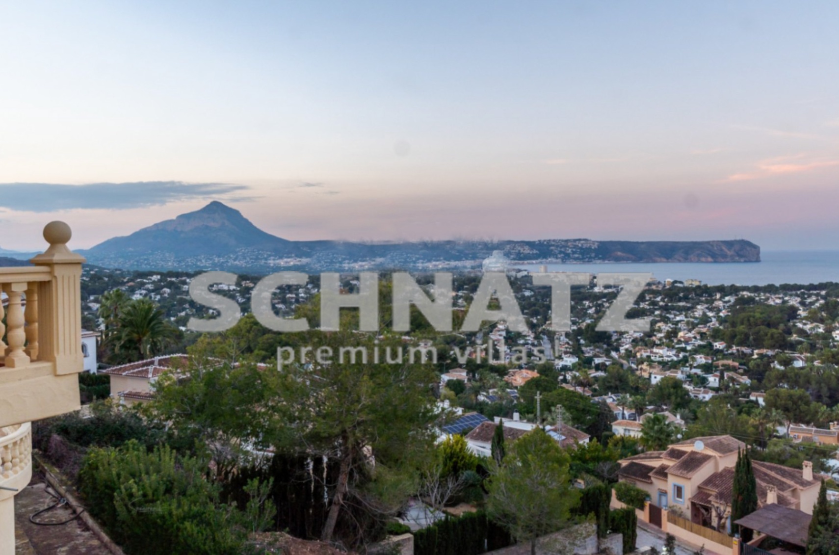 Villa con impresionantes vistas al mar en venta en Jávea