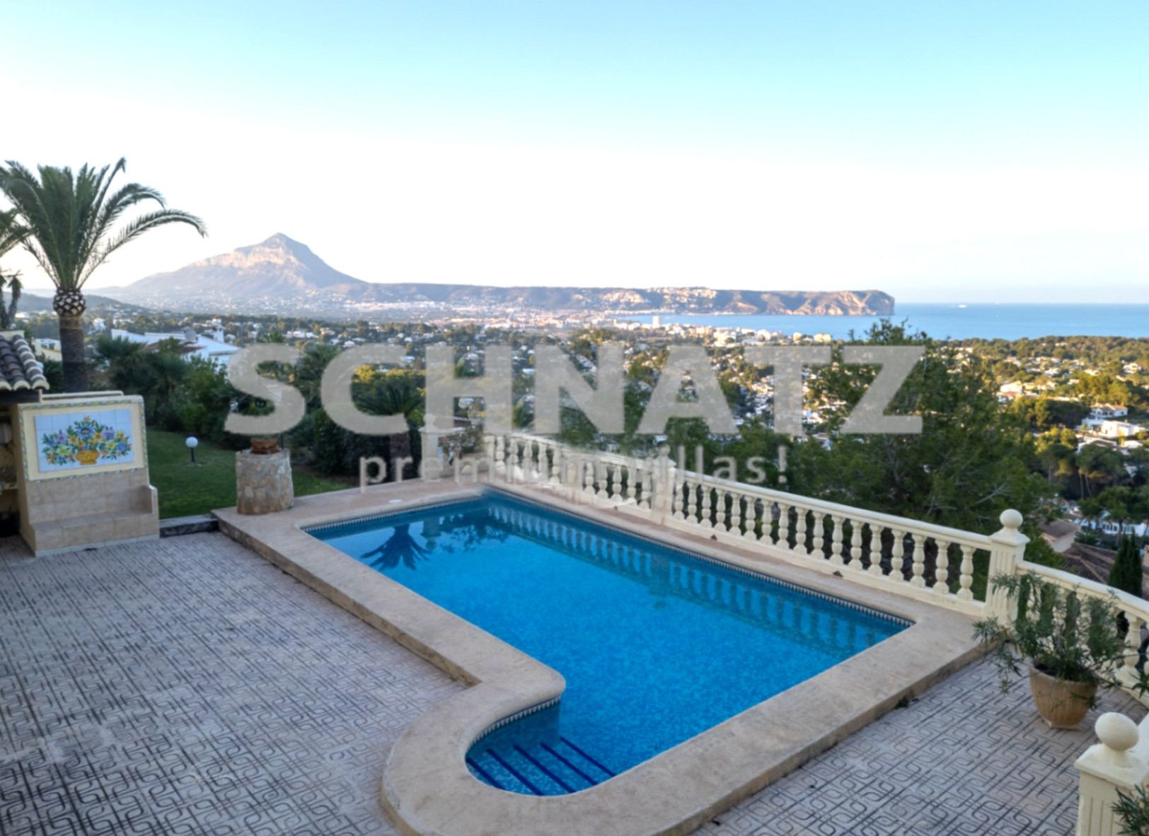 Villa con impresionantes vistas al mar en venta en Jávea