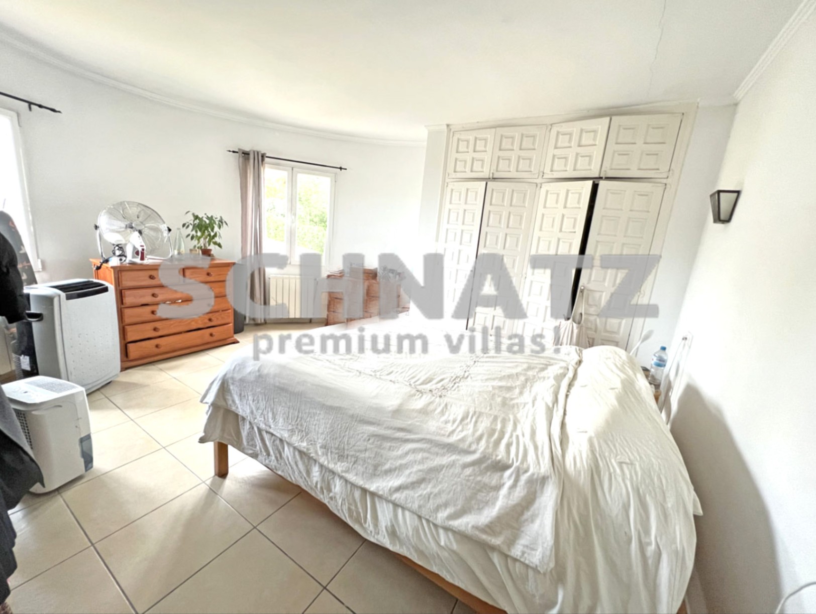 Villa con vistas al mar y cerca de la playa en venta en Jávea