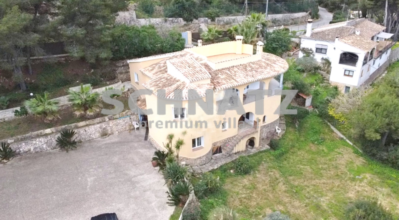 Villa con vistas al mar y cerca de la playa en venta en Jávea