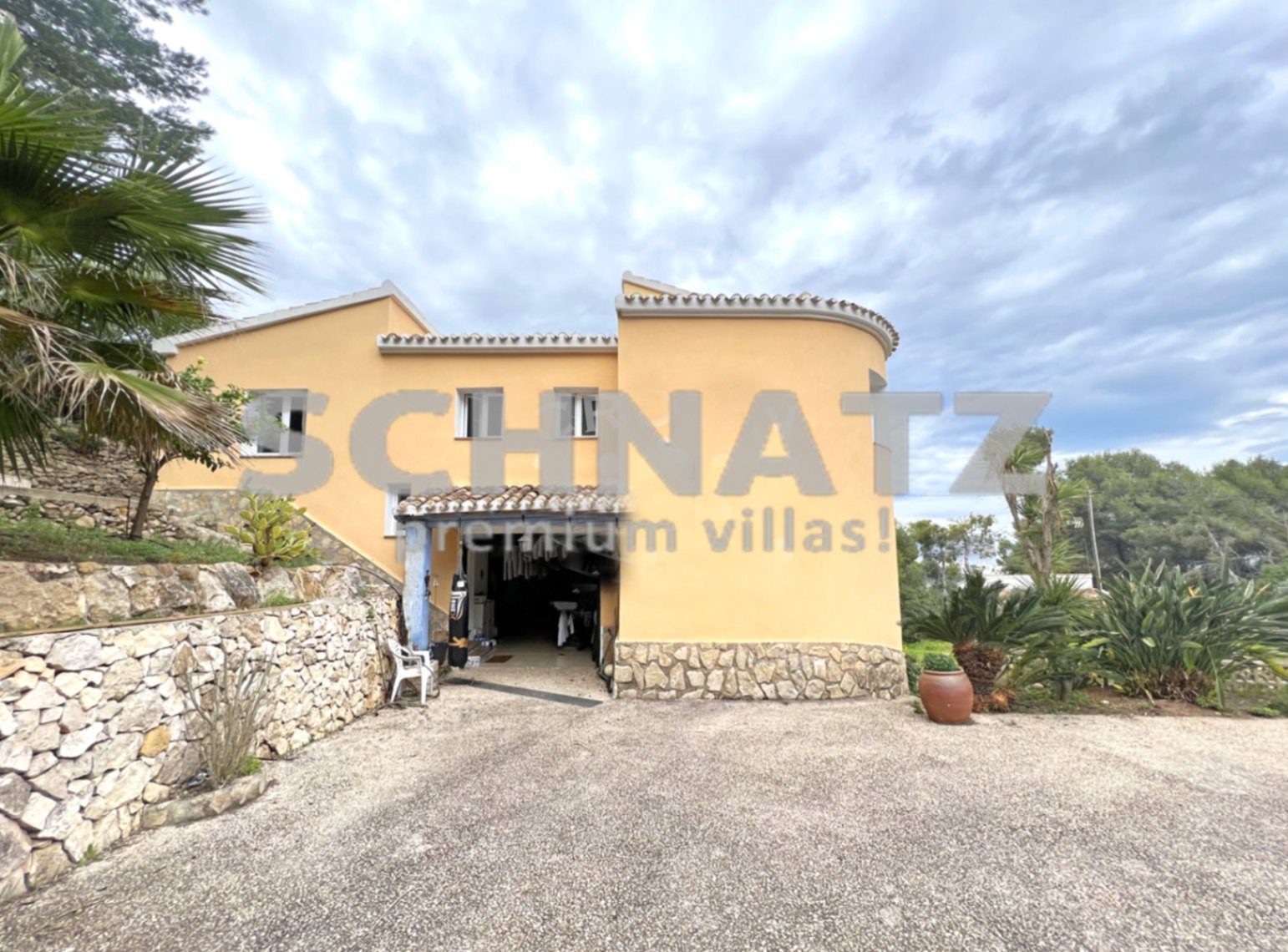Villa con vistas al mar y cerca de la playa en venta en Jávea