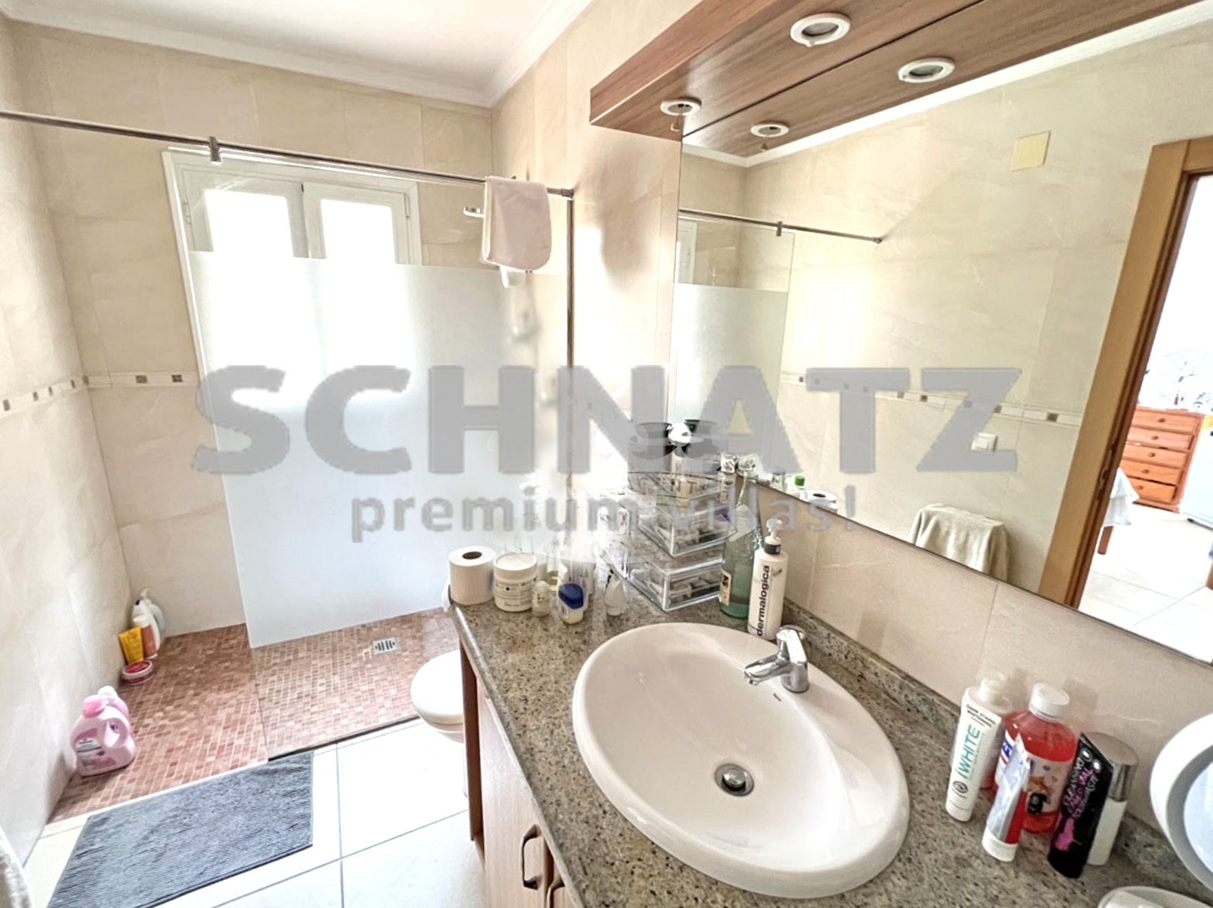 Villa con vistas al mar y cerca de la playa en venta en Jávea