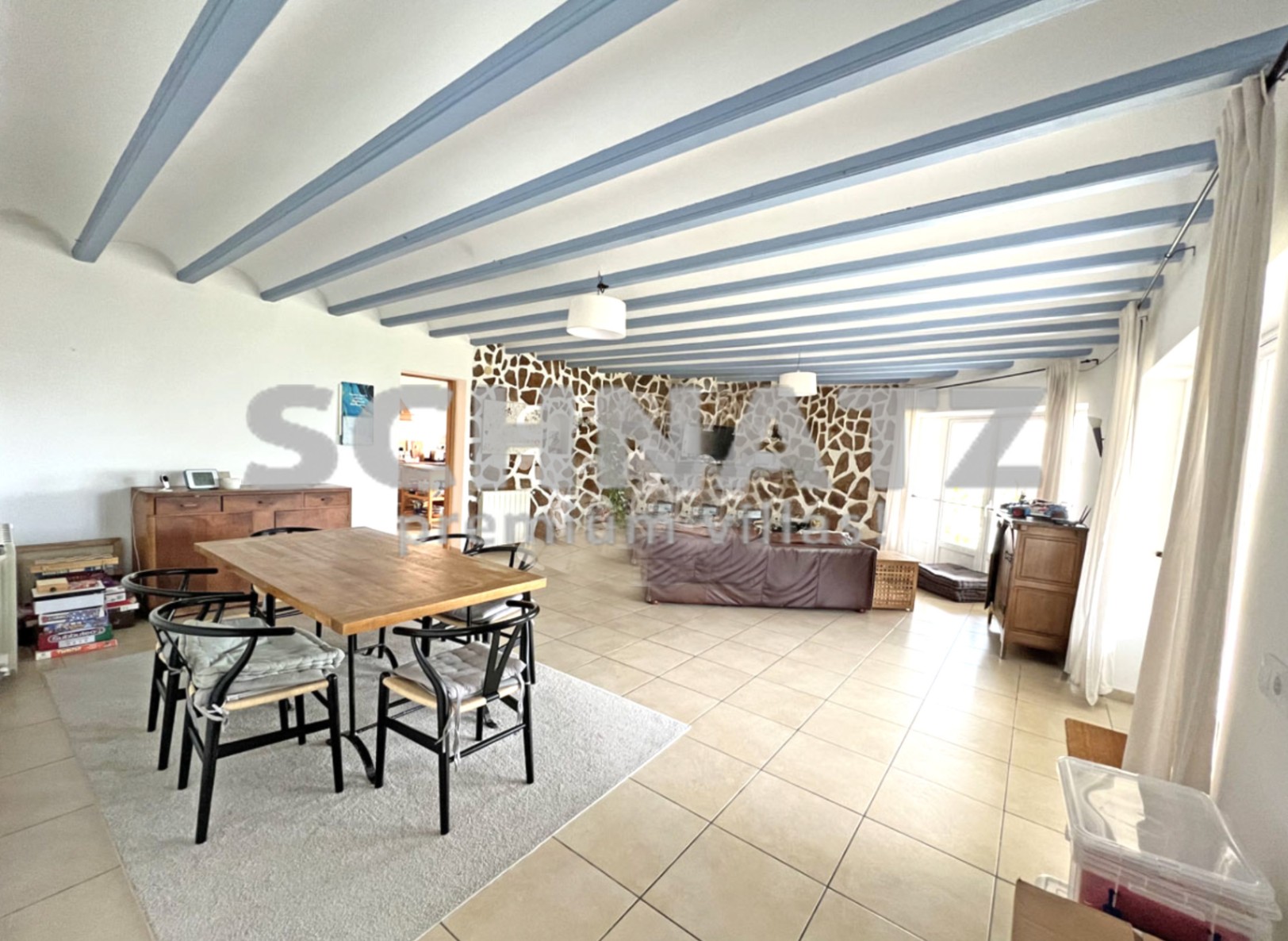 Villa con vistas al mar y cerca de la playa en venta en Jávea