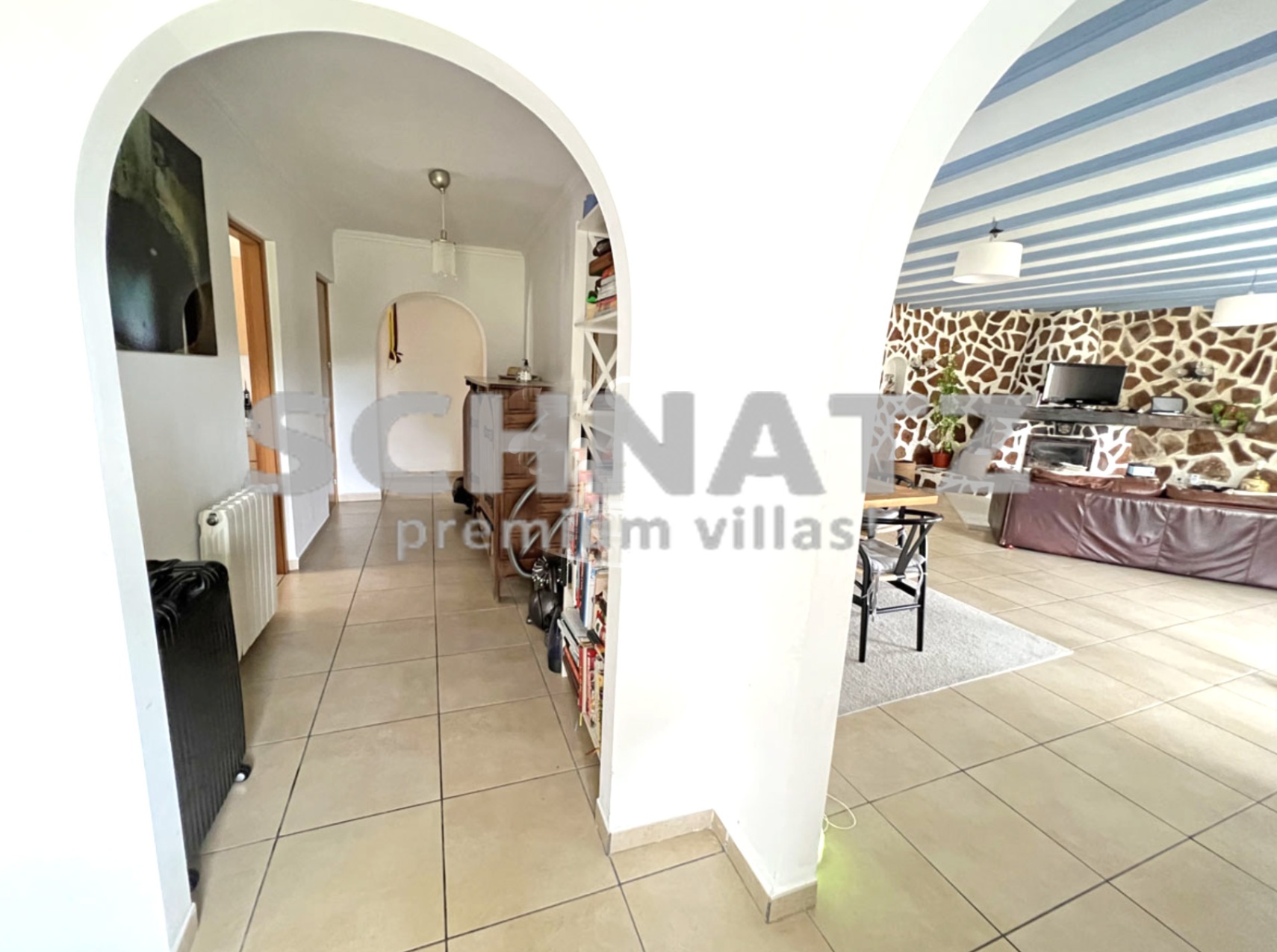 Villa con vistas al mar y cerca de la playa en venta en Jávea
