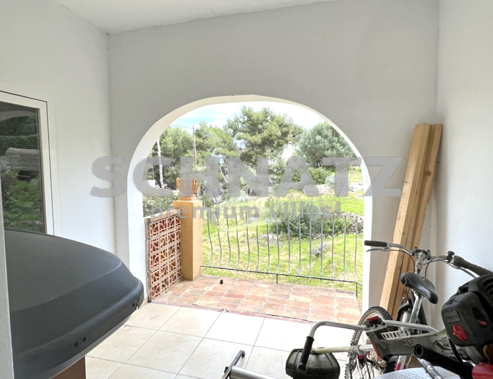 Villa con vistas al mar y cerca de la playa en venta en Jávea