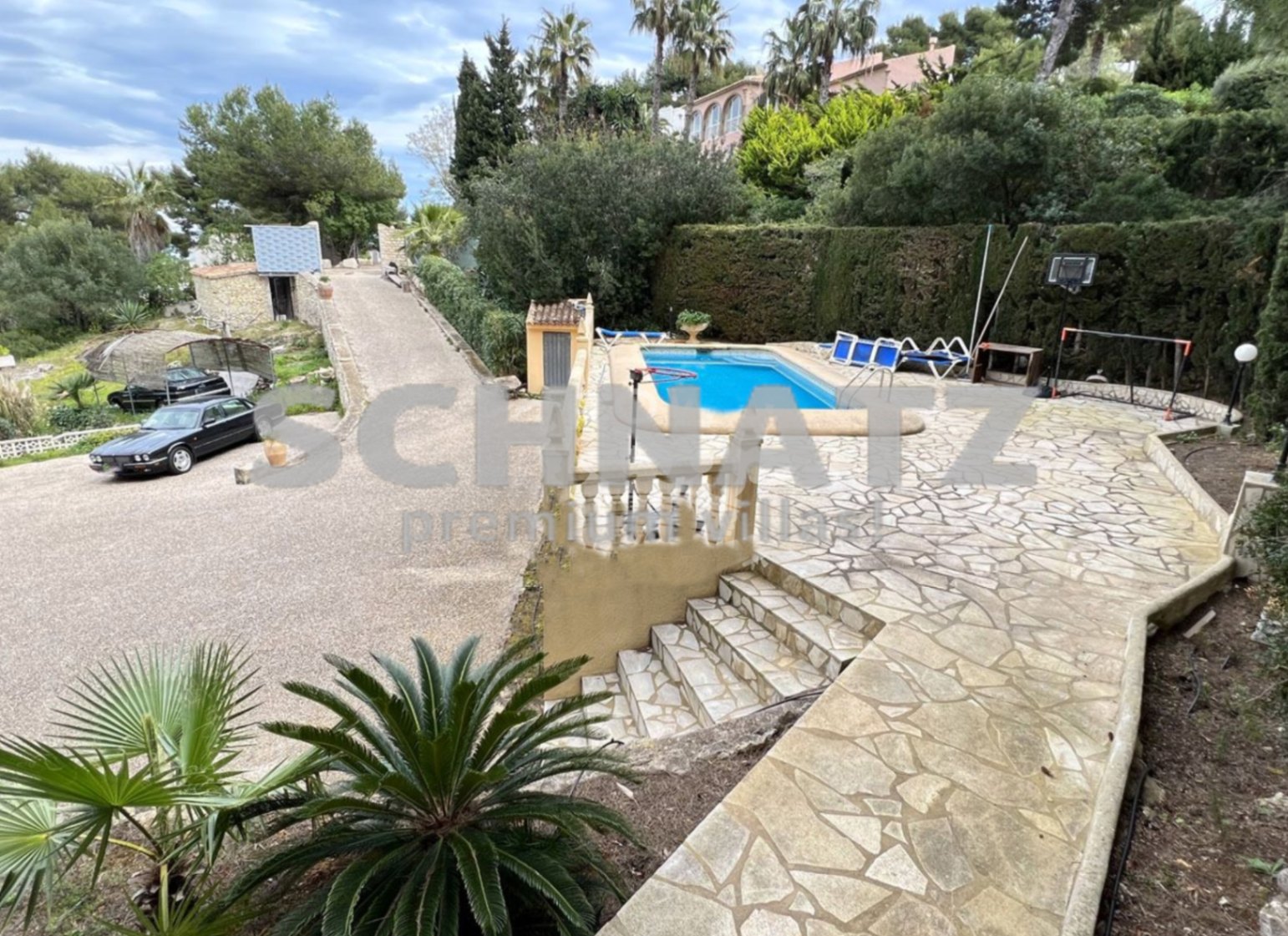Villa con vistas al mar y cerca de la playa en venta en Jávea
