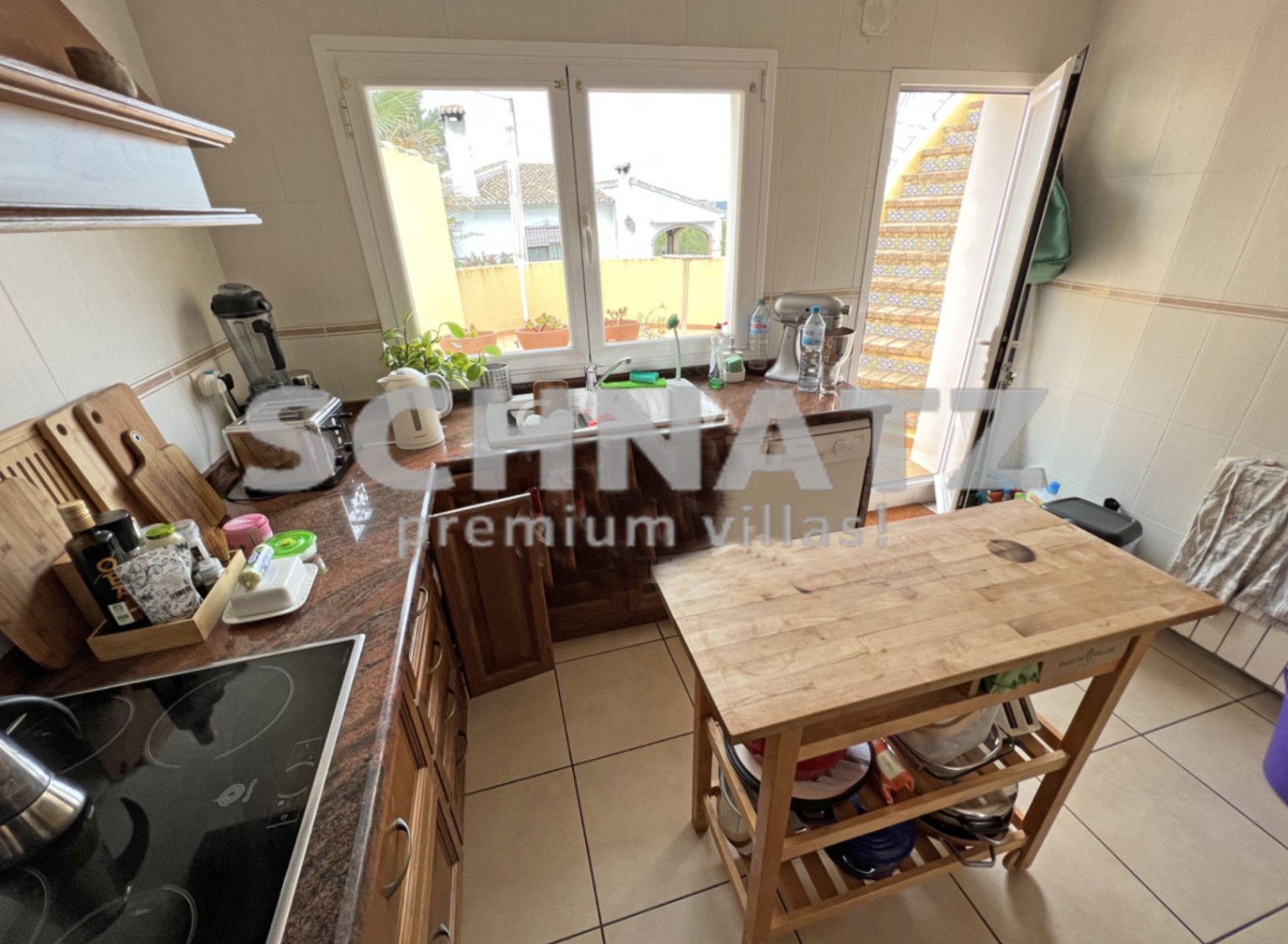 Villa con vistas al mar y cerca de la playa en venta en Jávea