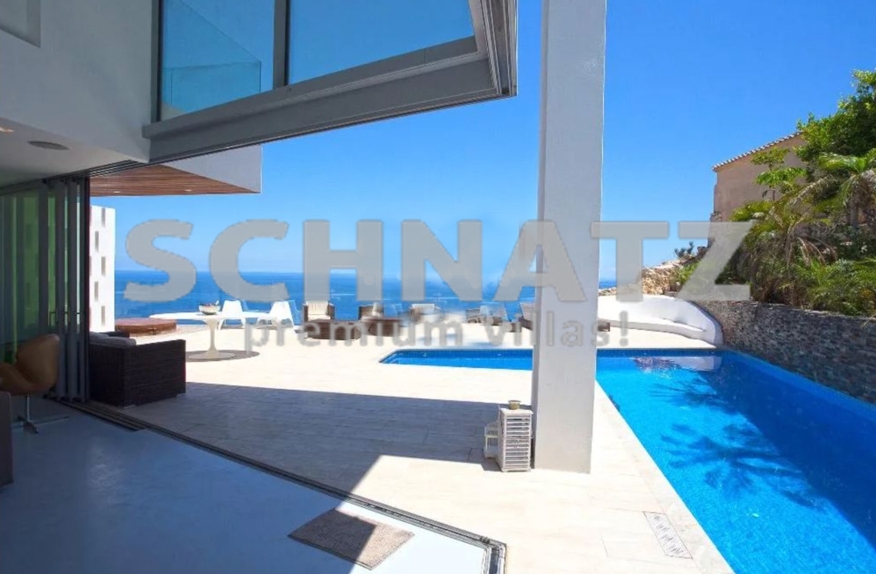 Lujosa villa en primera línea con impresionantes vistas al mar, en venta en Jávea