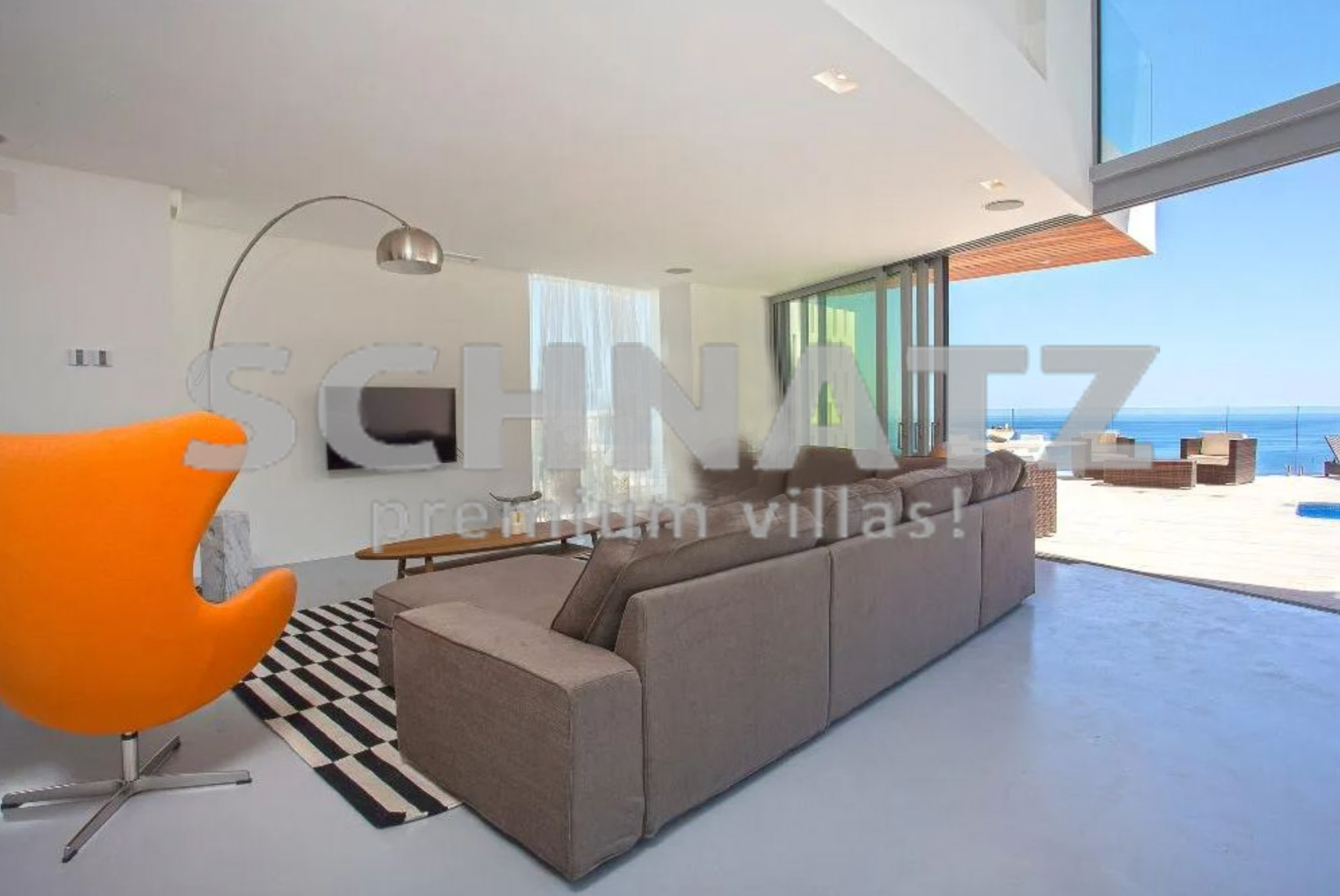 Lujosa villa en primera línea con impresionantes vistas al mar, en venta en Jávea