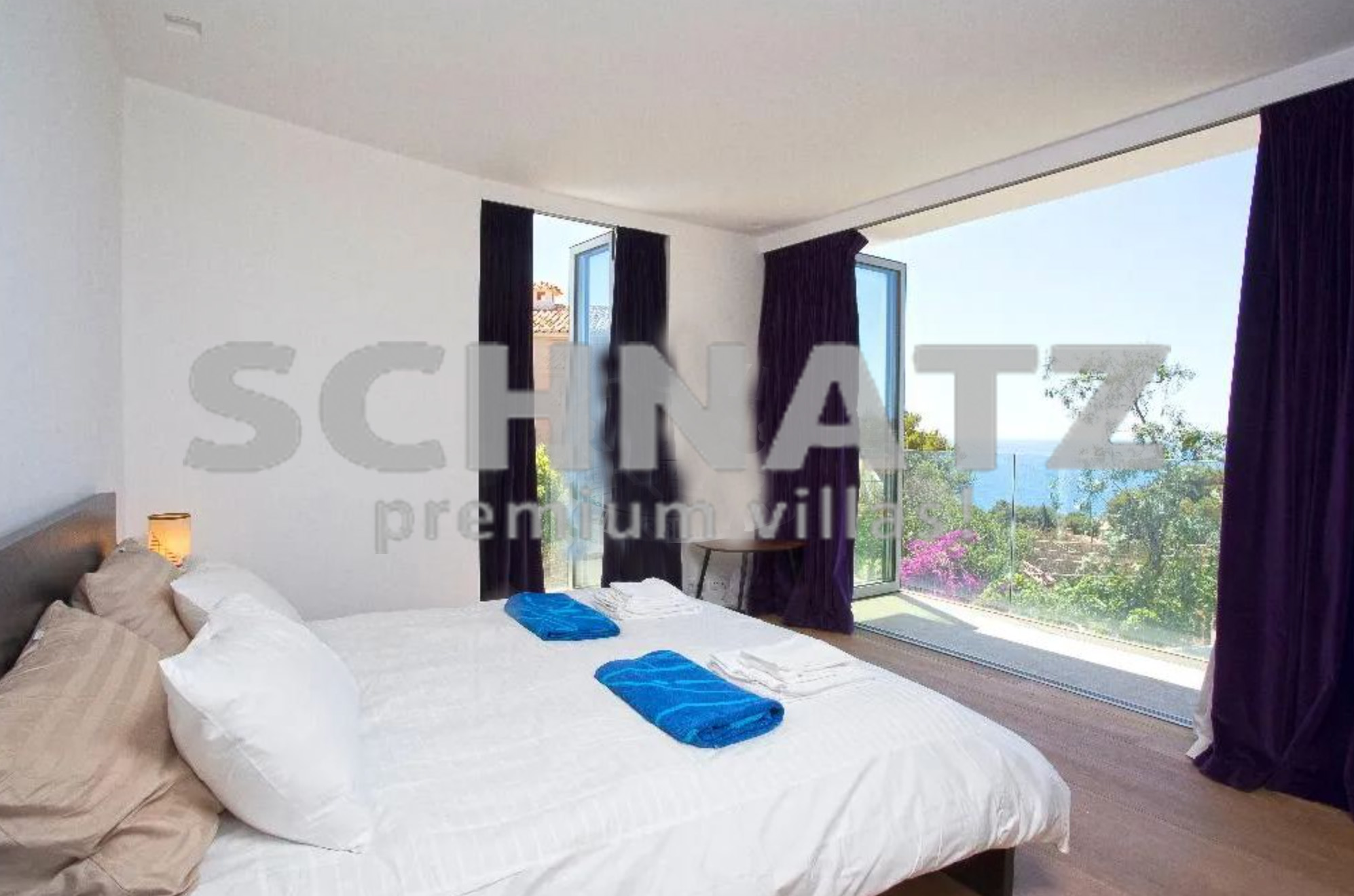 Lujosa villa en primera línea con impresionantes vistas al mar, en venta en Jávea