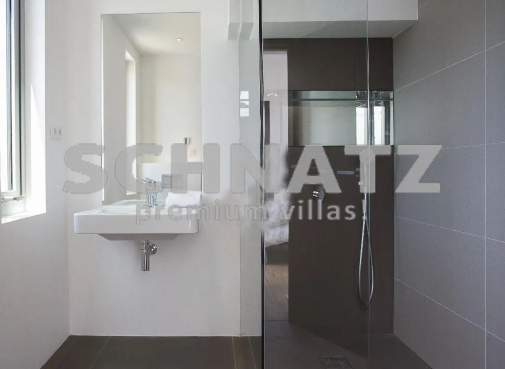 Lujosa villa en primera línea con impresionantes vistas al mar, en venta en Jávea