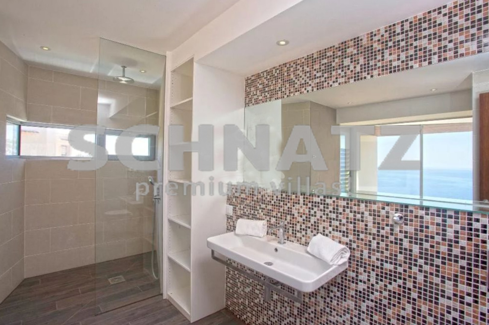 Lujosa villa en primera línea con impresionantes vistas al mar, en venta en Jávea