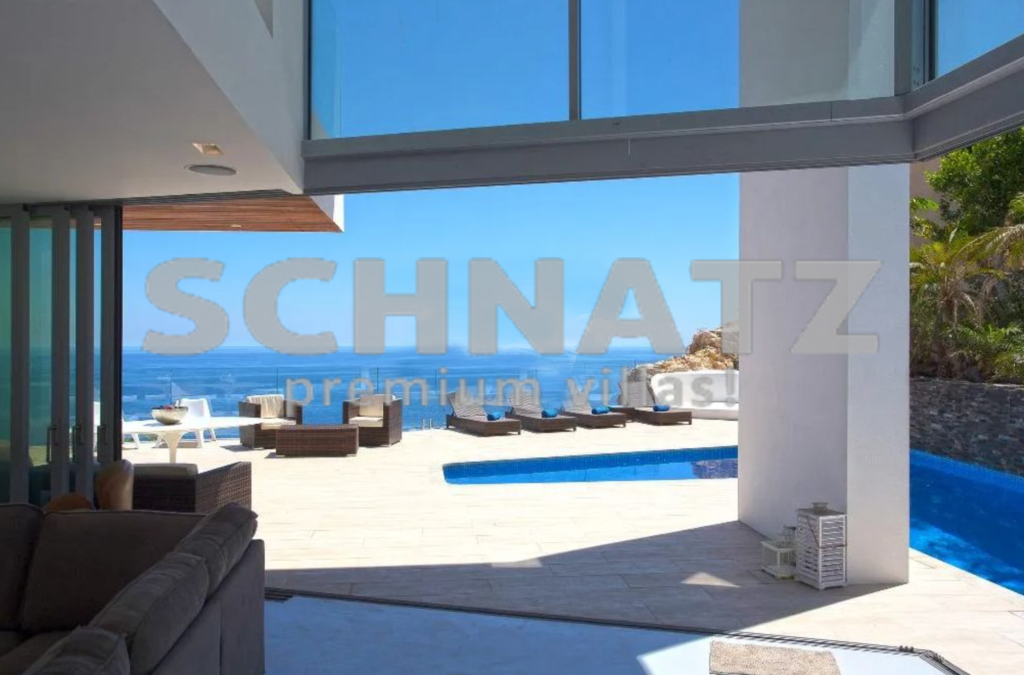 Lujosa villa en primera línea con impresionantes vistas al mar, en venta en Jávea