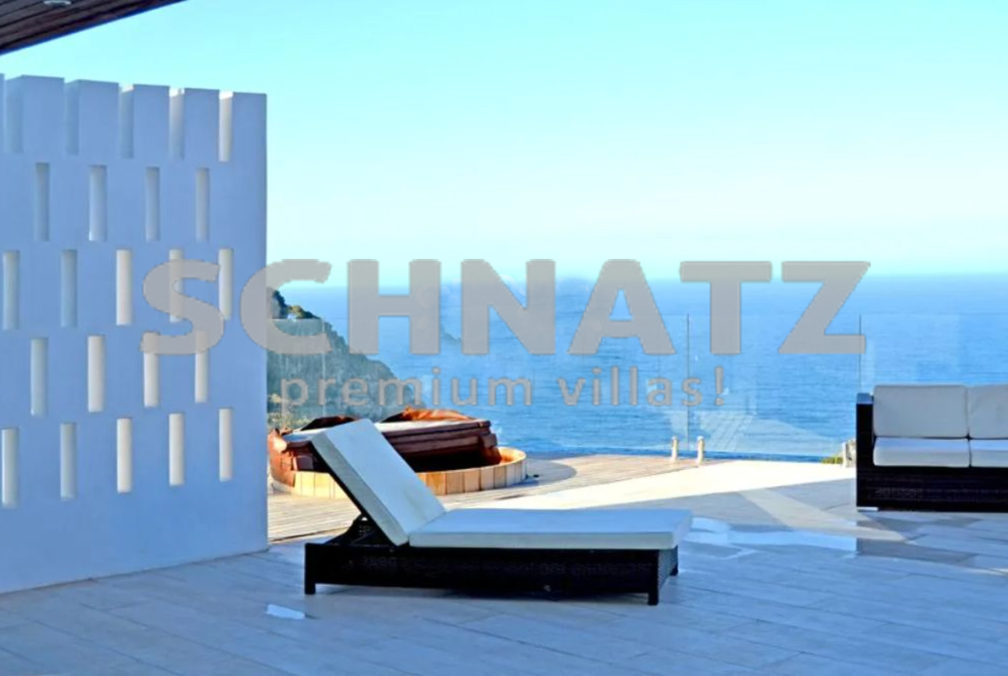 Lujosa villa en primera línea con impresionantes vistas al mar, en venta en Jávea