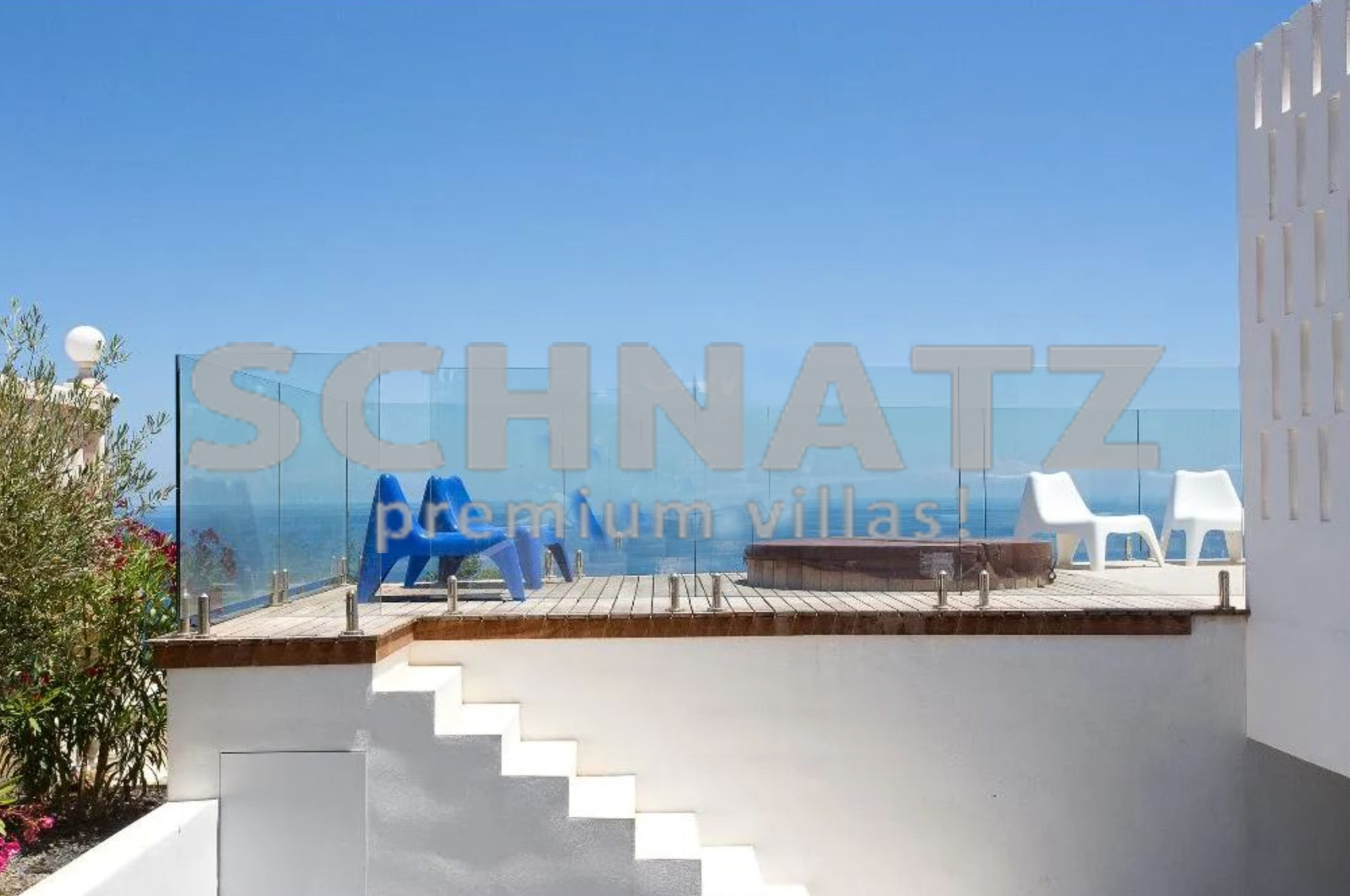 Lujosa villa en primera línea con impresionantes vistas al mar, en venta en Jávea