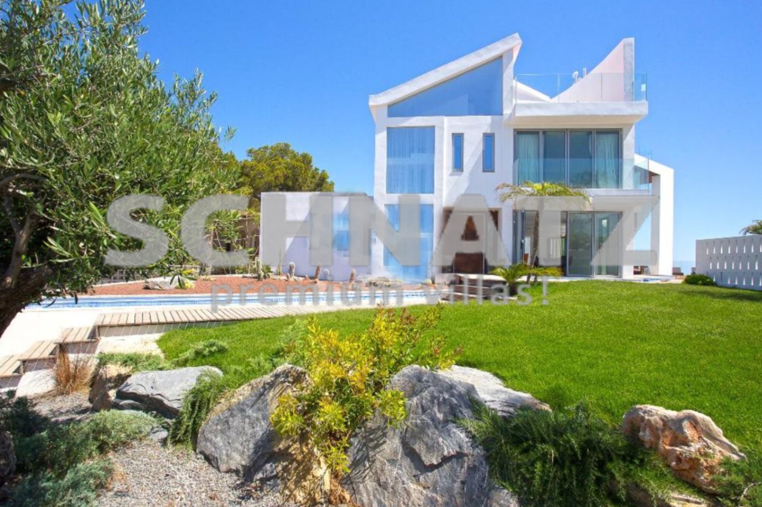 Lujosa villa en primera línea con impresionantes vistas al mar, en venta en Jávea