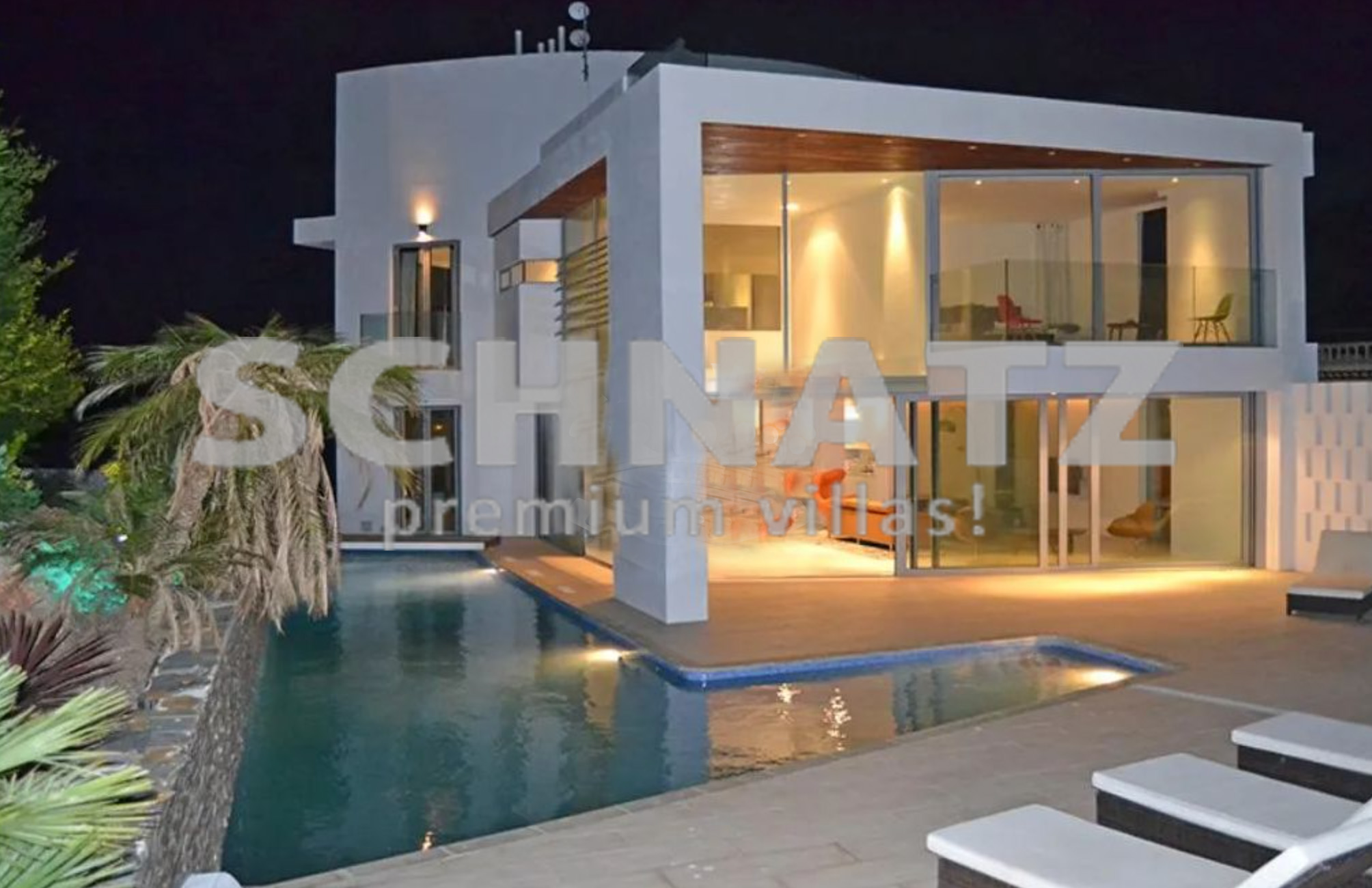 Lujosa villa en primera línea con impresionantes vistas al mar, en venta en Jávea