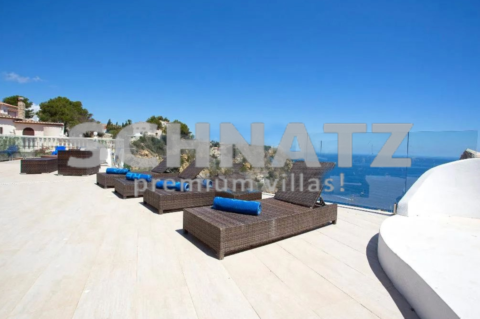 Lujosa villa en primera línea con impresionantes vistas al mar, en venta en Jávea