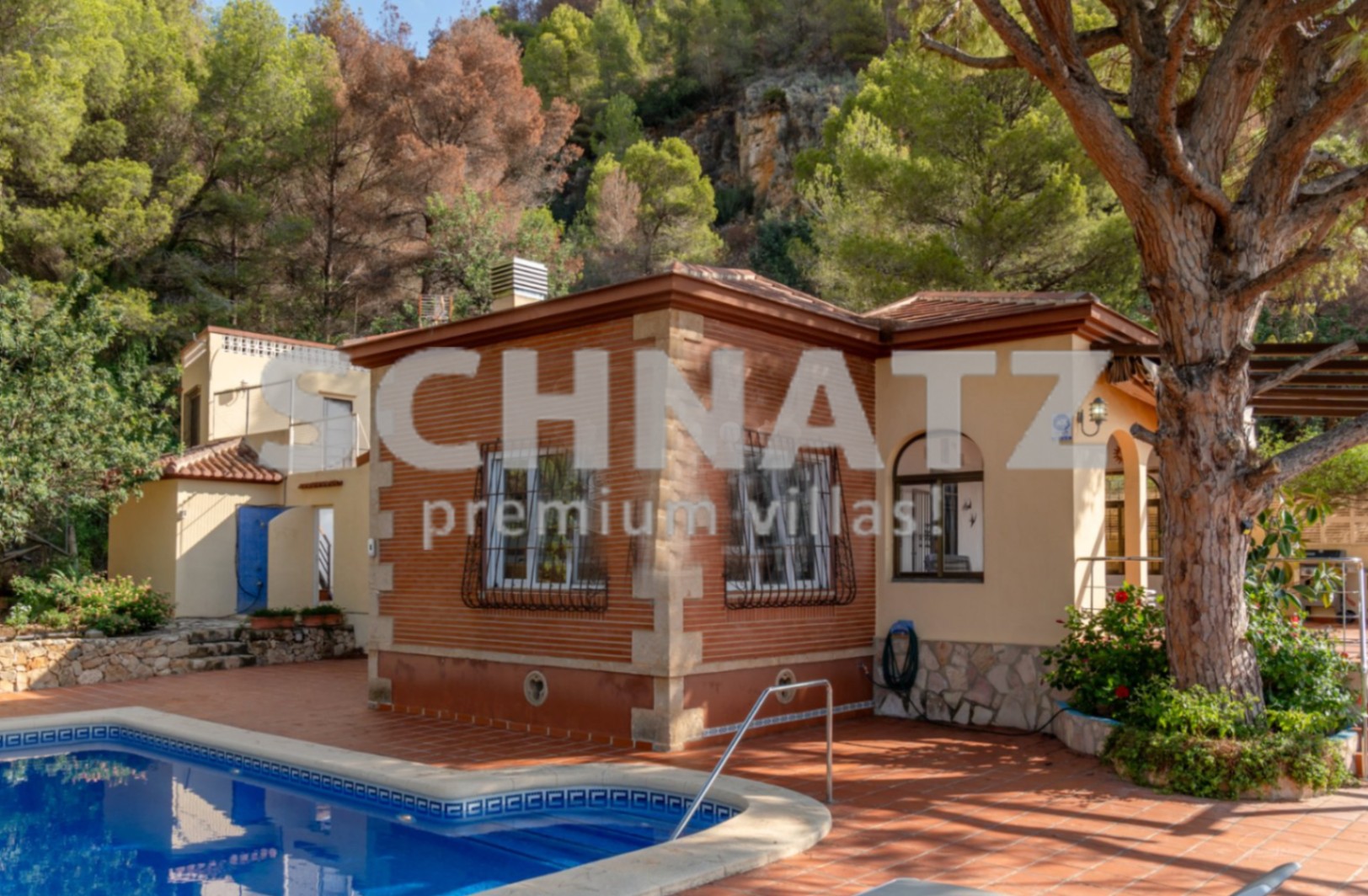 Villa en primera línea con vistas al mar en venta en el puerto de Jávea
