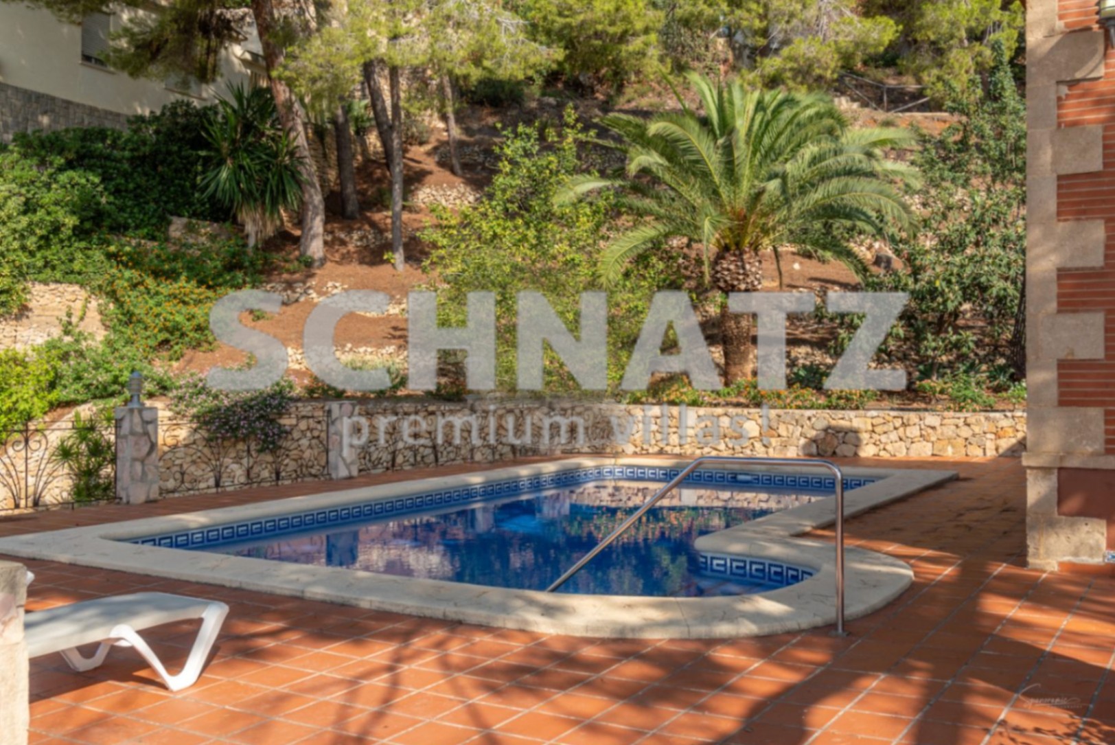 Villa en primera línea con vistas al mar en venta en el puerto de Jávea