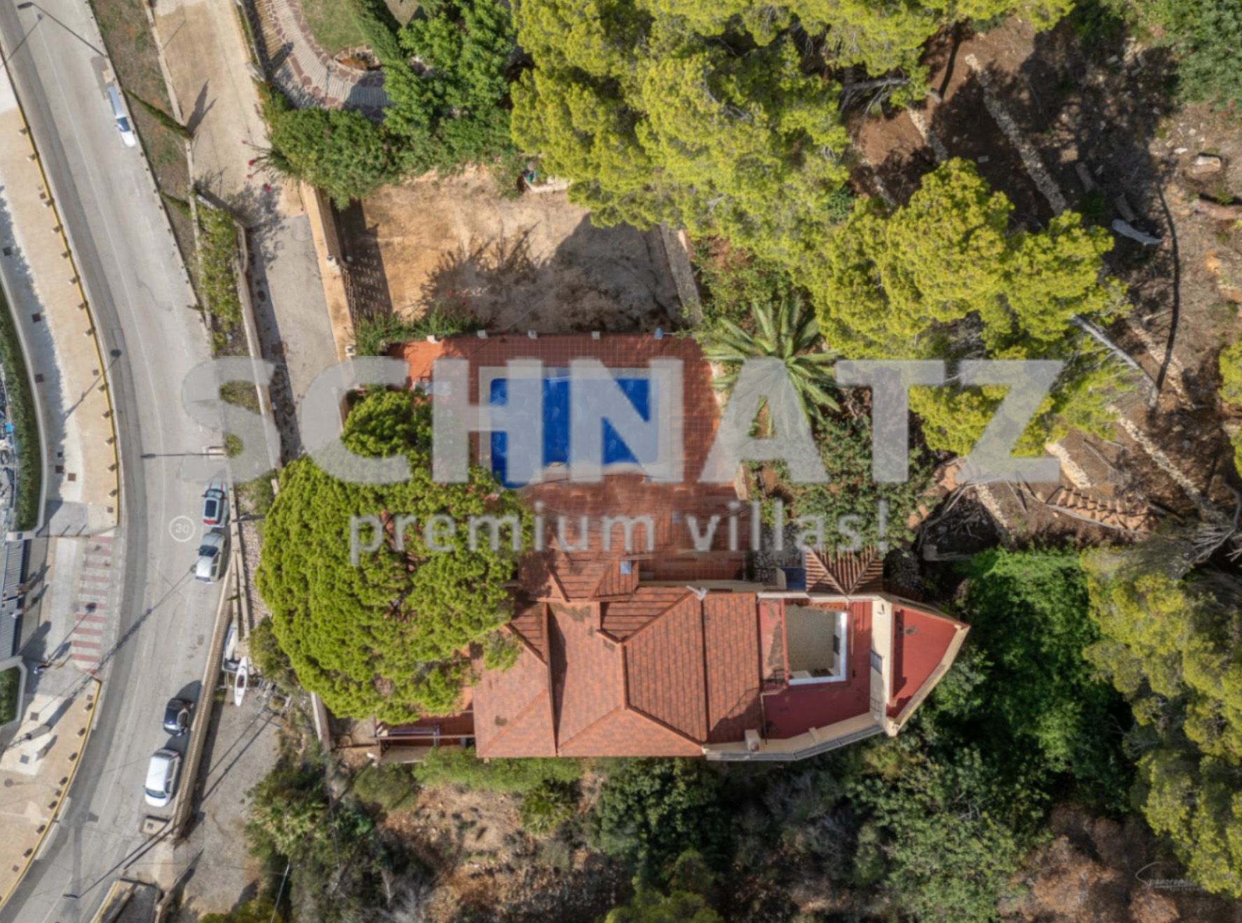 Villa en primera línea con vistas al mar en venta en el puerto de Jávea