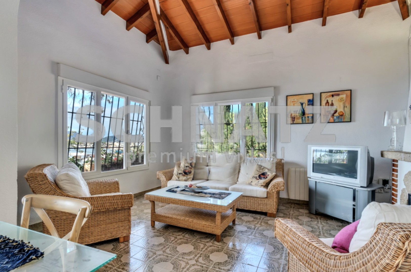 Villa en primera línea con vistas al mar en venta en el puerto de Jávea
