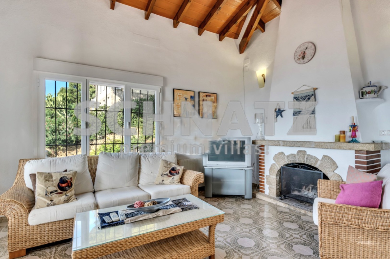 Villa en primera línea con vistas al mar en venta en el puerto de Jávea