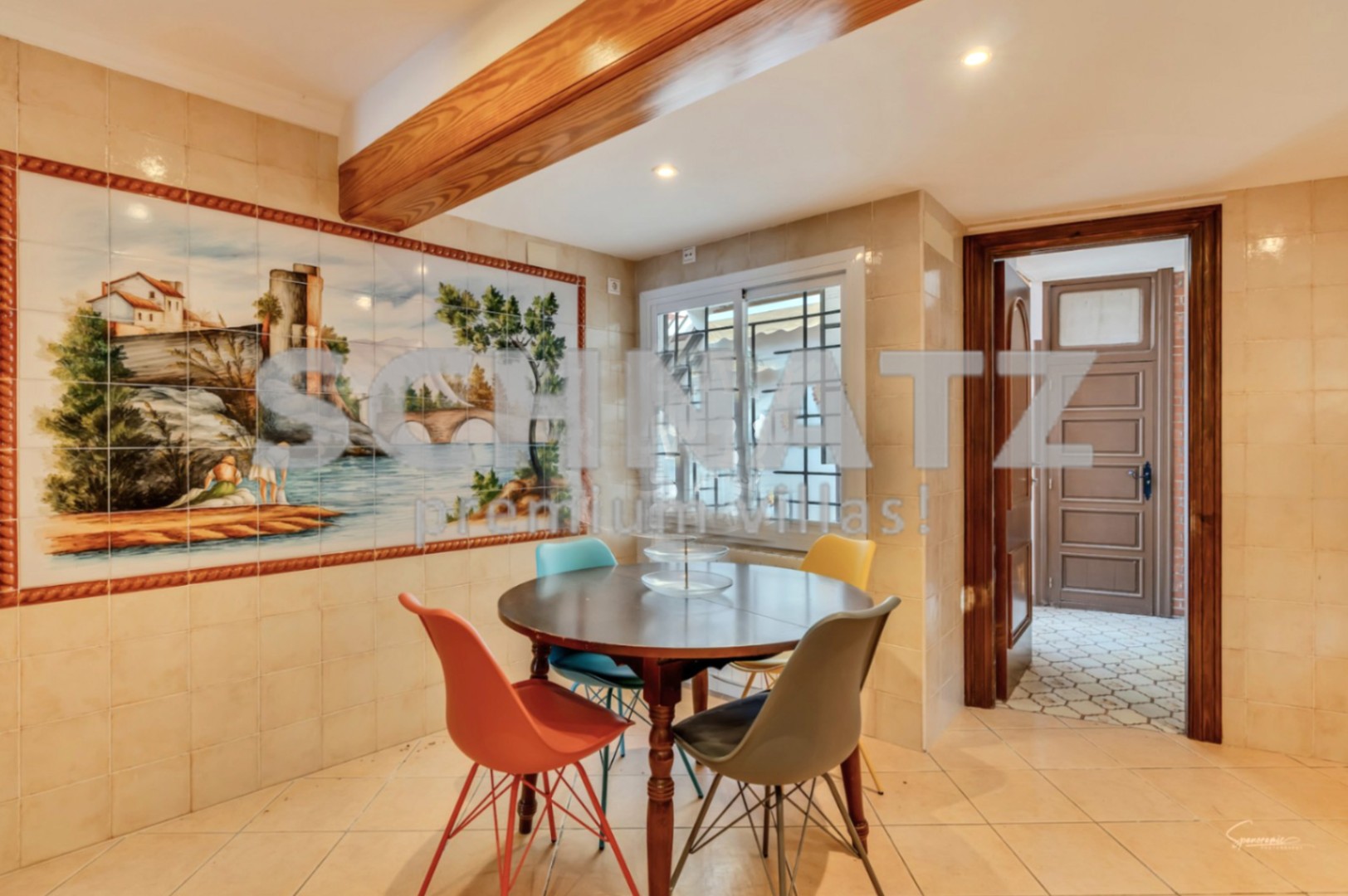 Villa en primera línea con vistas al mar en venta en el puerto de Jávea