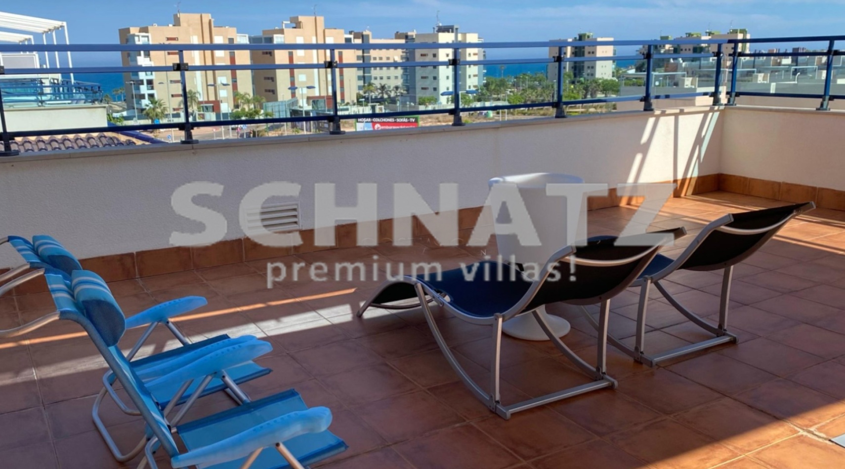 Ático con vistas al mar en venta en Mil Palmeras