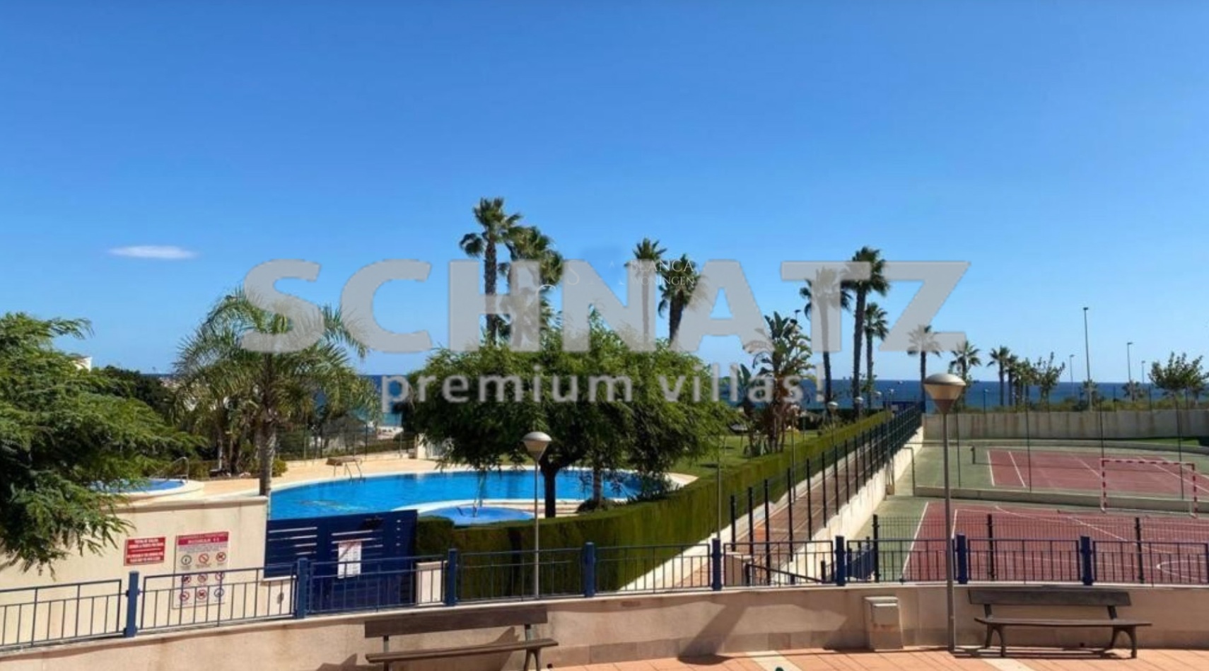 Ático con vistas al mar en venta en Mil Palmeras