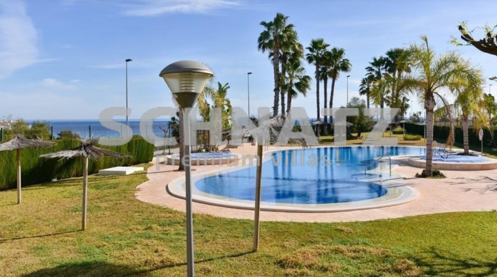 Ático con vistas al mar en venta en Mil Palmeras