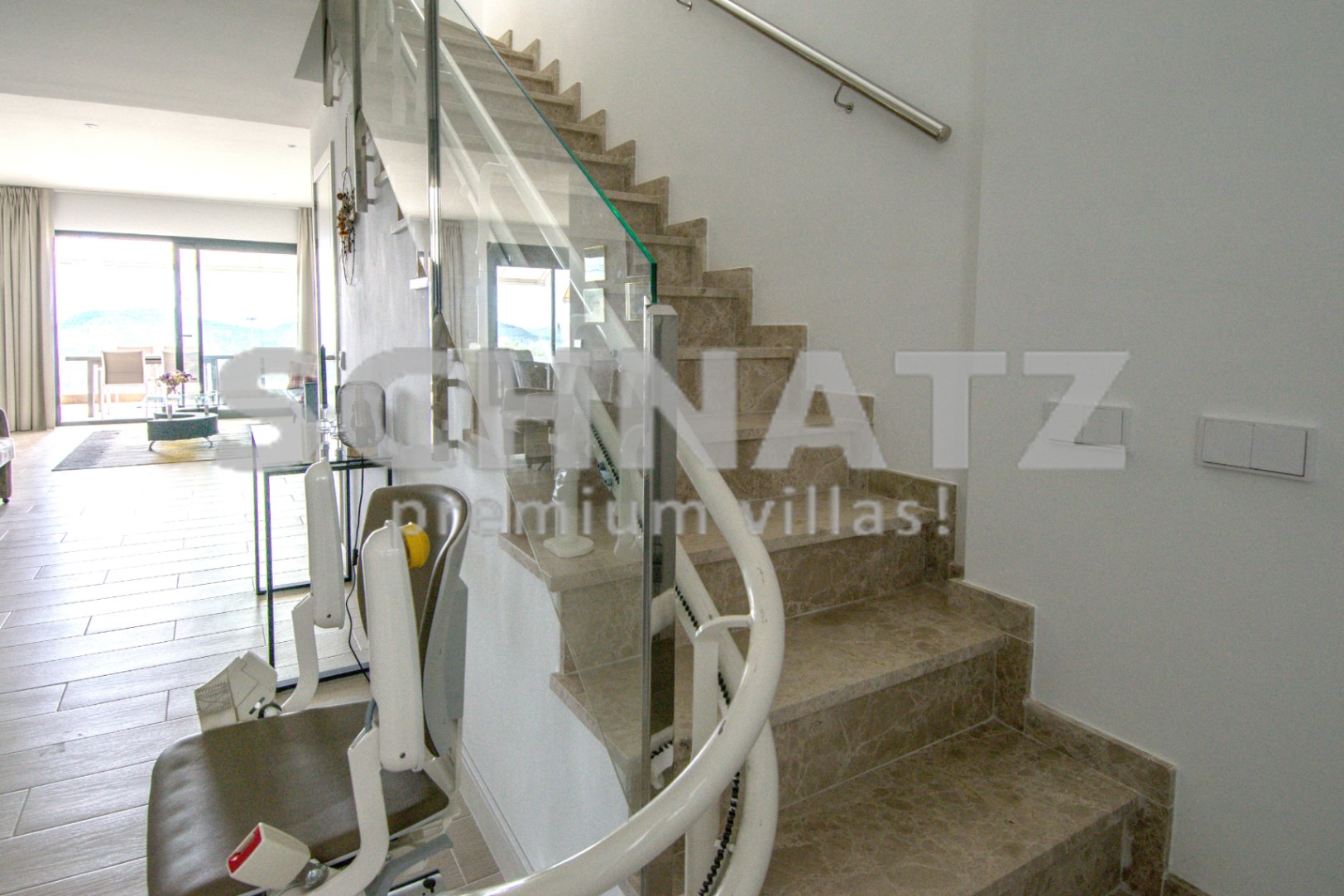 Amplio apartamento dúplex con vistas al mar en venta en Finestrat