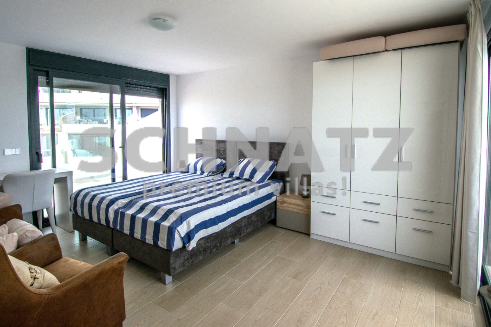 Amplio apartamento dúplex con vistas al mar en venta en Finestrat