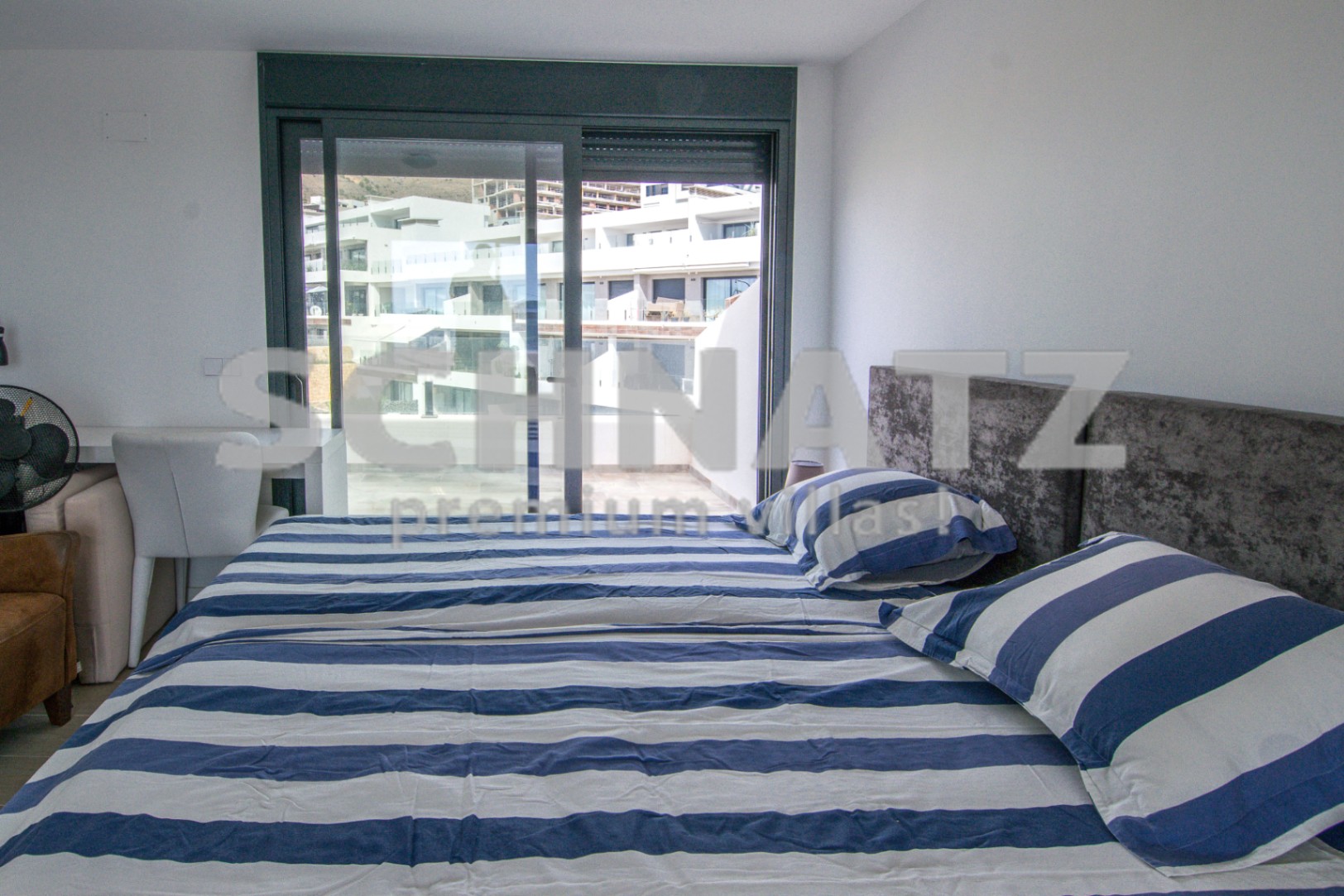 Amplio apartamento dúplex con vistas al mar en venta en Finestrat